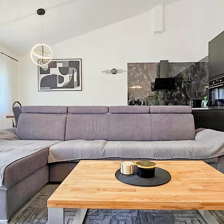 Apartament Emma *